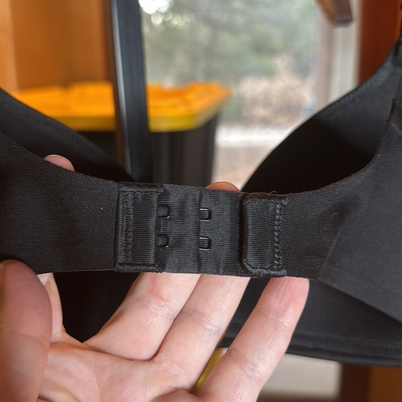 NWT Warner's Simply Perfect Underarm Smoothing Seamless Wireless Bra Black 36B - Picture 9 of 10